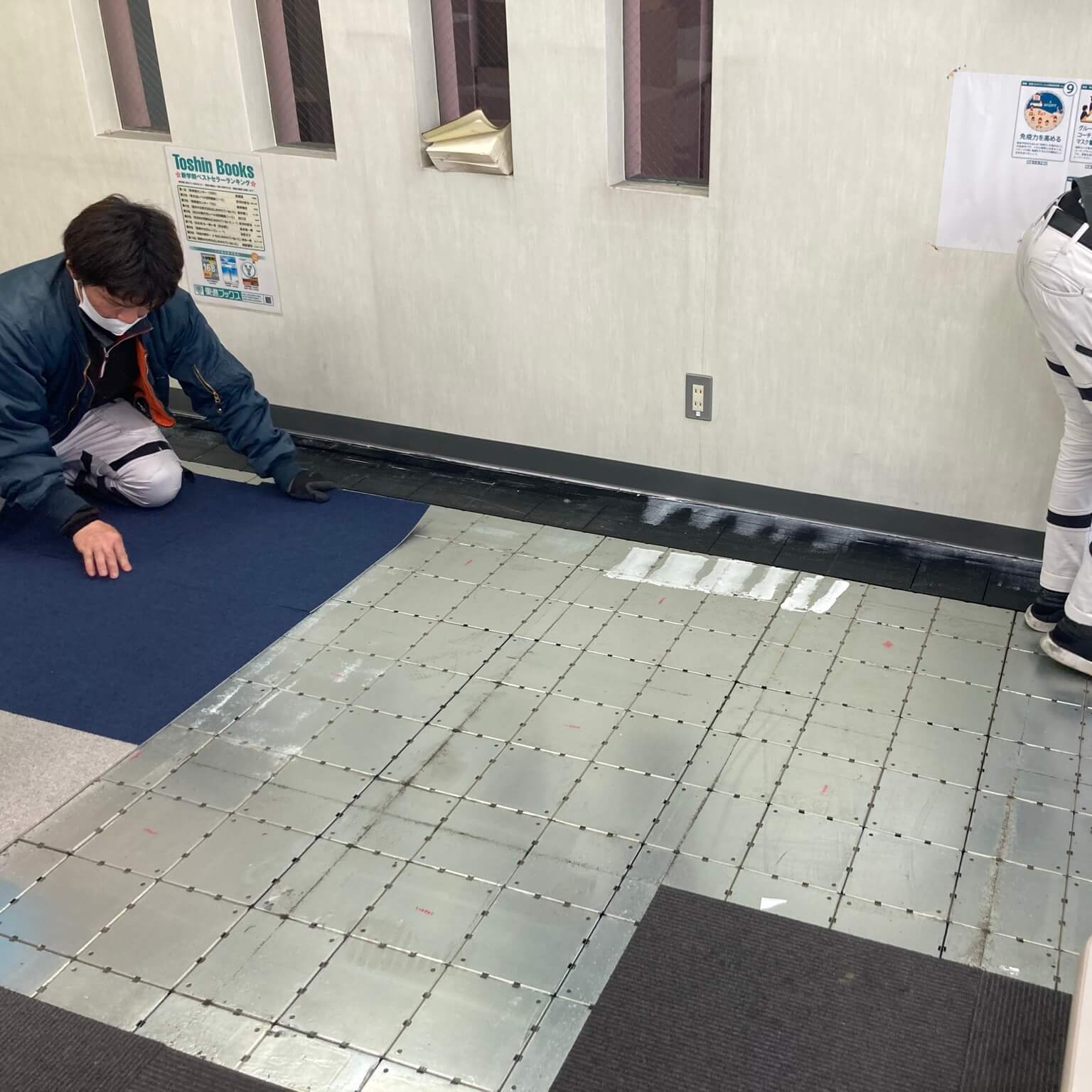徳島・香川のオフィス内装工事｜タイルカーペット張り替え工事（床工事）