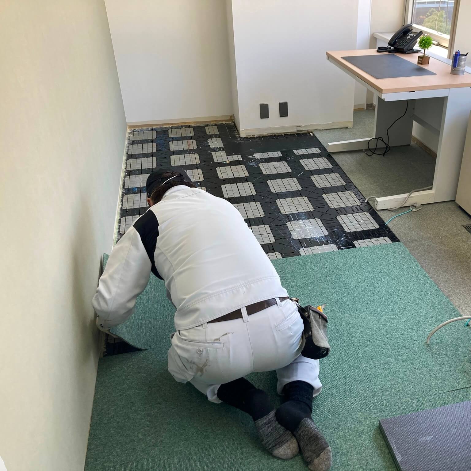 徳島・香川のオフィス内装工事｜壁クロス、タイルカーペットの張り替え工事（高松）